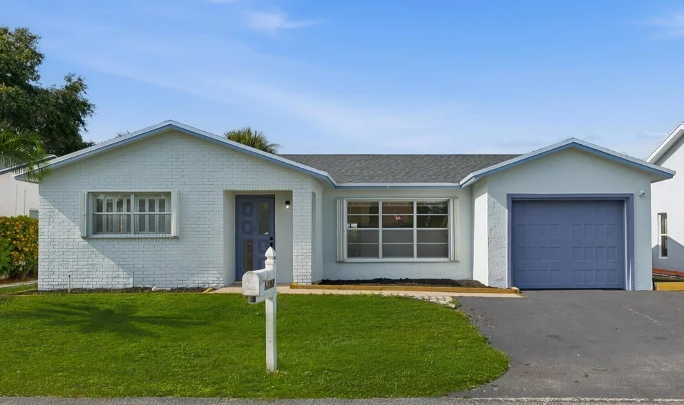 Unit for sale at 7198 E Pine Forest Cir Circle E, Lake Worth, FL 33467