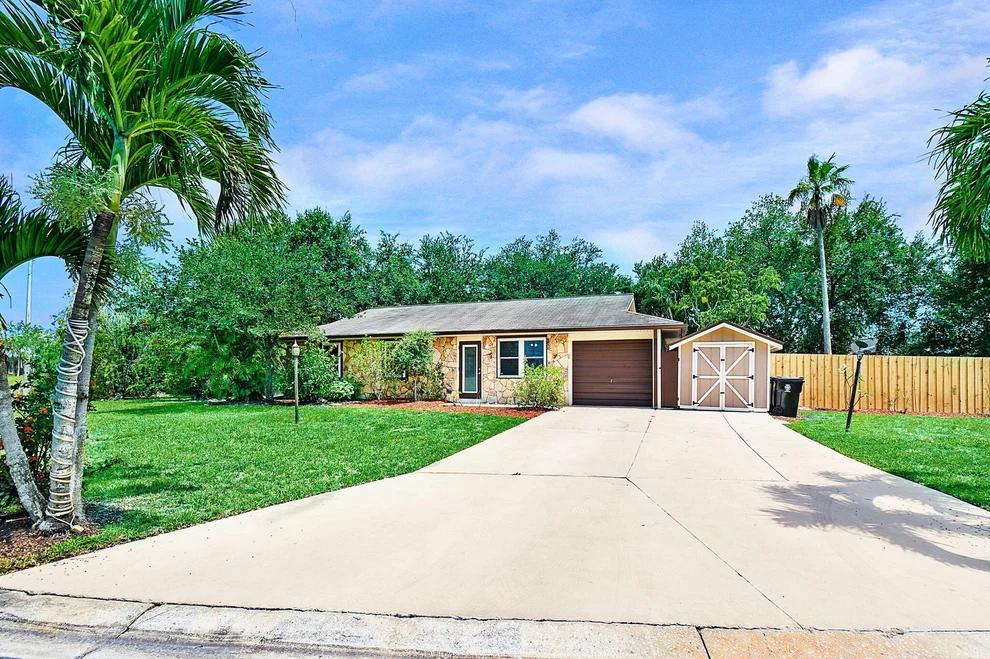 Unit for sale at 1437 SE Vesthaven Circle, Port St Lucie, FL 34952