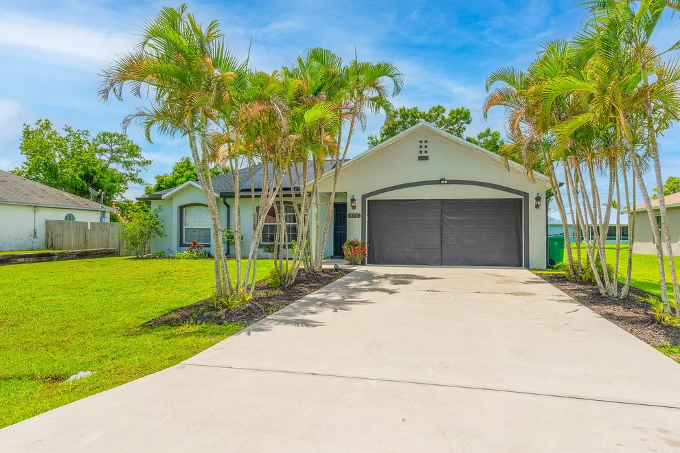 Unit for sale at 556 SW Buswell Avenue, Port St Lucie, FL 34983