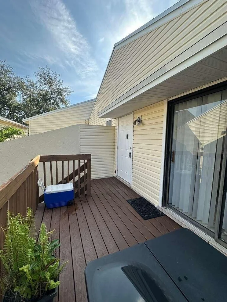 Unit for sale at 637 Executive Center Drive N, West Palm Beach, FL 33401