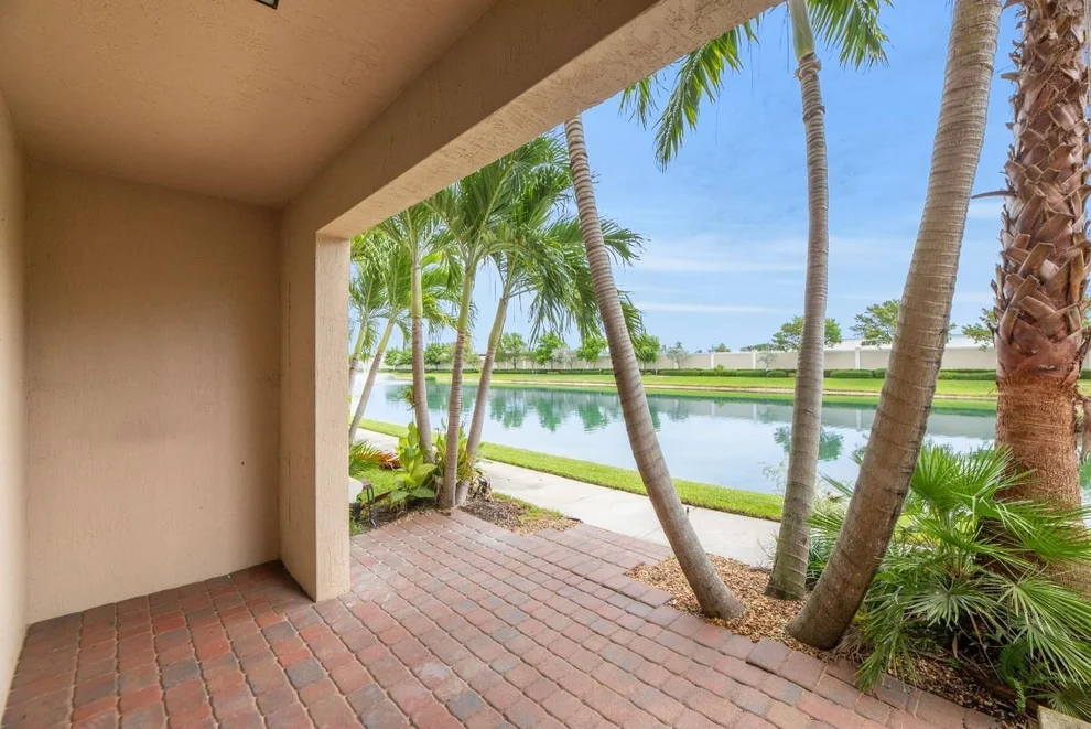 Unit for sale at 4220 N Dixie Highway, Oakland Park, FL 33334