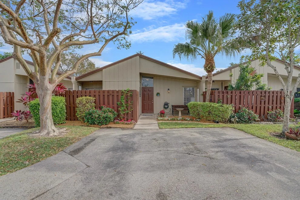 Unit for sale at 11555 Orange Blossom Lane, Boca Raton, FL 33428