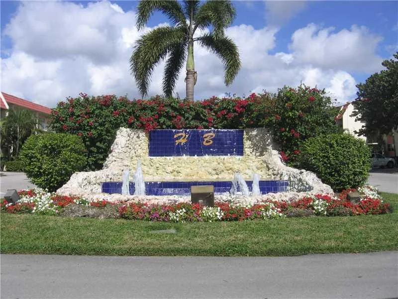 Unit for sale at 9511 N Hollybrook Lake Drive, Pembroke Pines, FL 33025