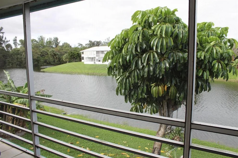 Unit for sale at 105 Camden E, West Palm Beach, FL 33417