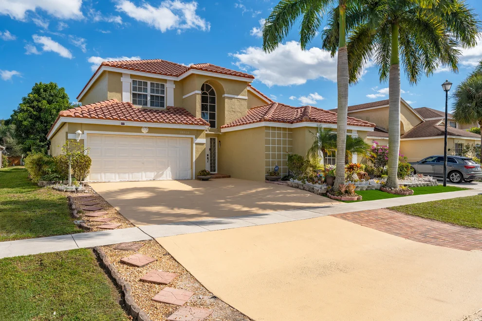 Unit for sale at 18956 La Costa Lane, Boca Raton, FL 33496