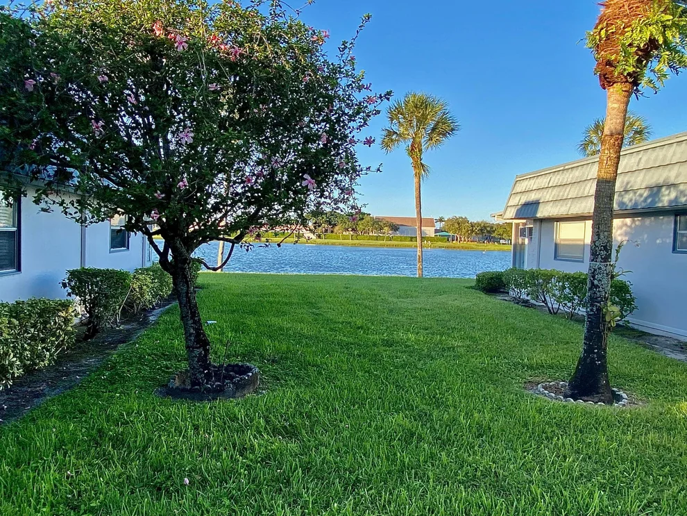 Unit for sale at 14 Waterford Way Way, Delray Beach, FL 33446