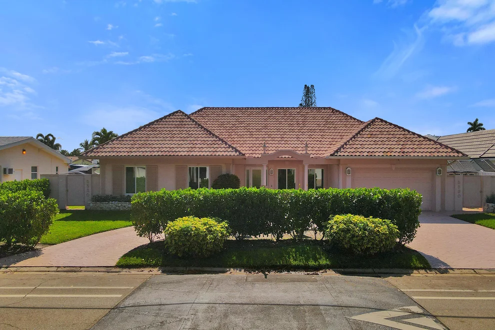 Unit for sale at 5530 Bayview Drive, Fort Lauderdale, FL 33308