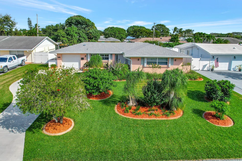 Unit for sale at 9914 Dahlia Avenue, Palm Beach Gardens, FL 33410