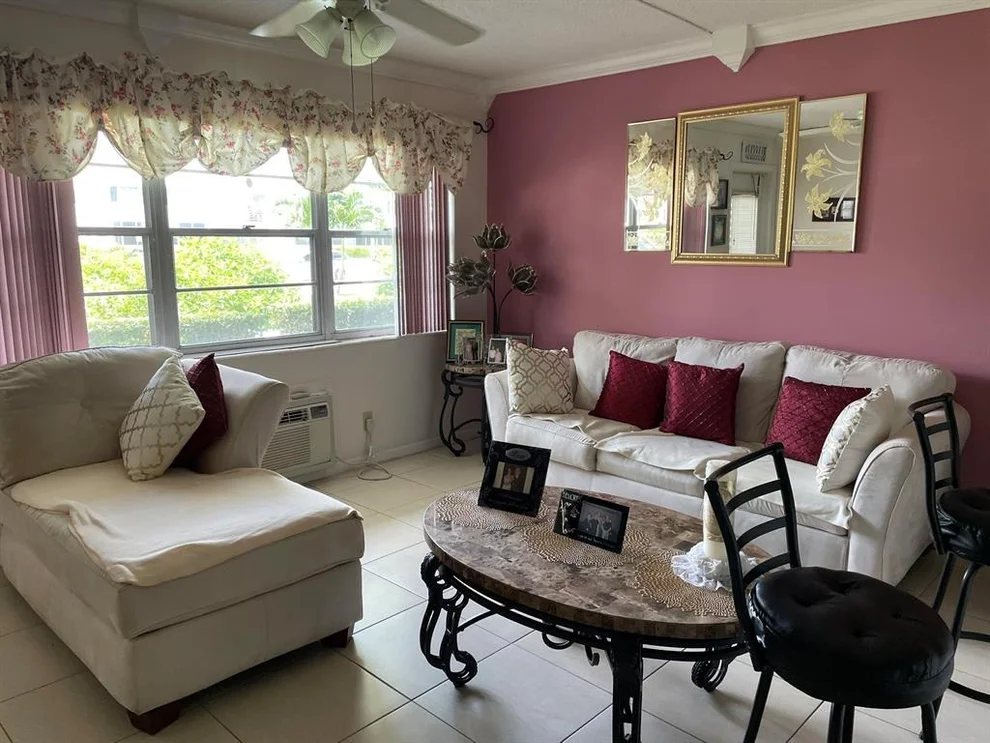 Unit for sale at 96 Cambridge E, West Palm Beach, FL 33417