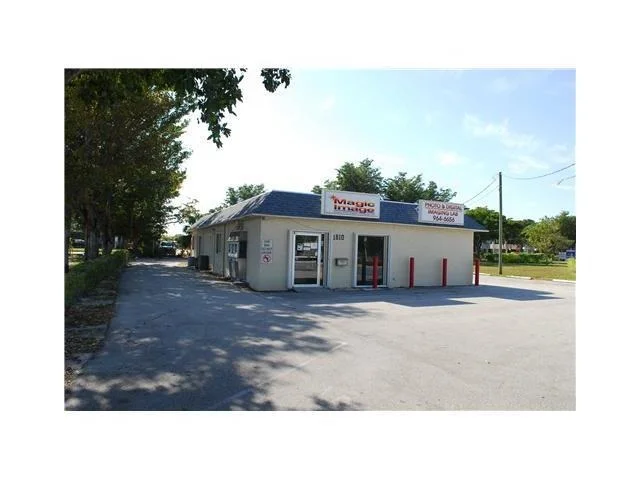 Unit for sale at 1810 E Forest Hill Boulevard, West Palm Beach, FL 33406