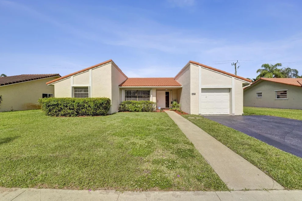 Unit for sale at 5521 SW 114 Avenue, Cooper City, FL 33330
