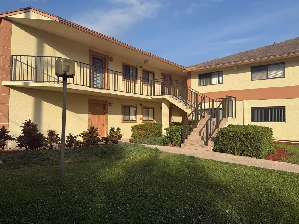 Unit for sale at 15401 Pembridge Avenue, Delray Beach, FL 33484