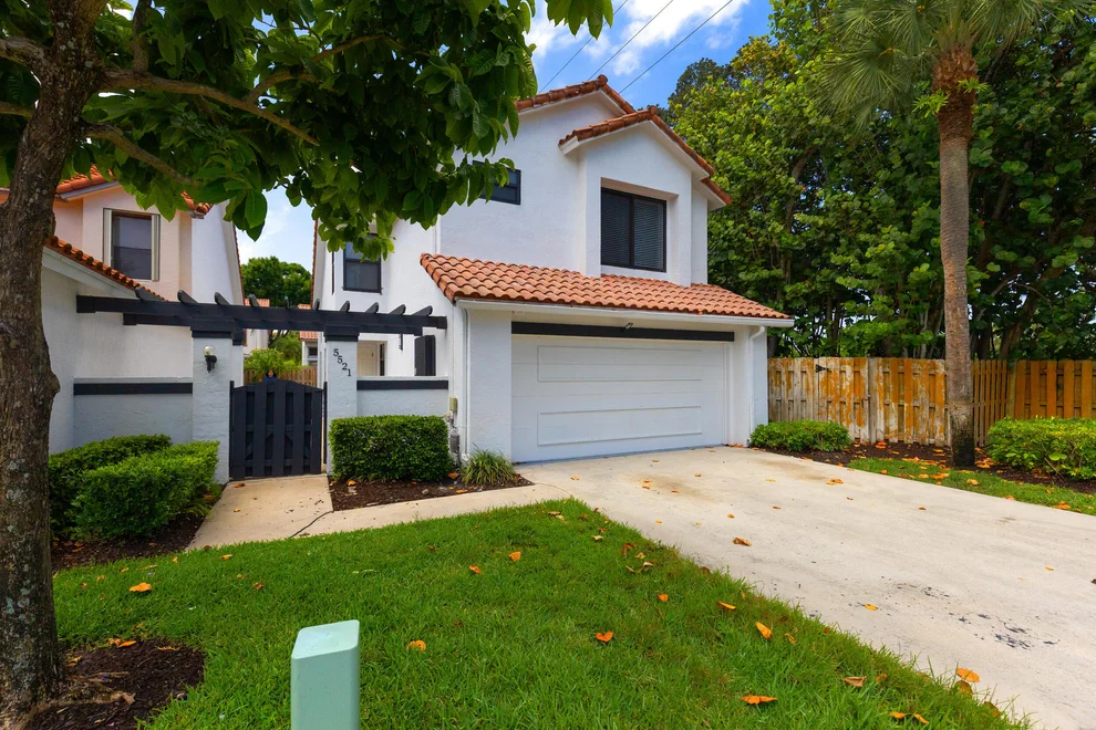 Unit for sale at 5521 Ilford Court, Boca Raton, FL 33486