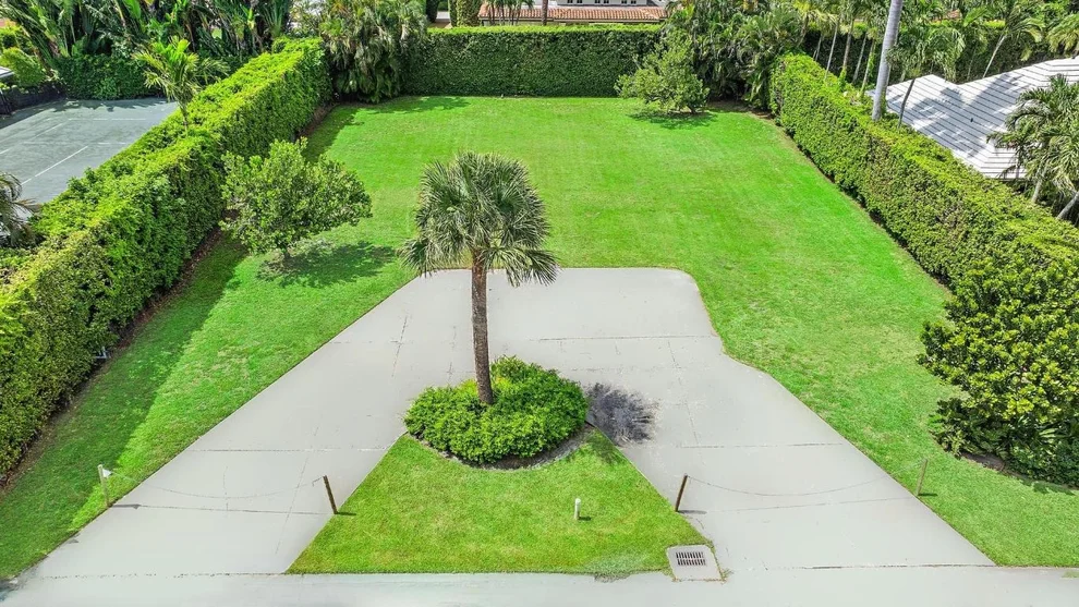 Unit for sale at 254 N Woods Road, Palm Beach, FL 33480