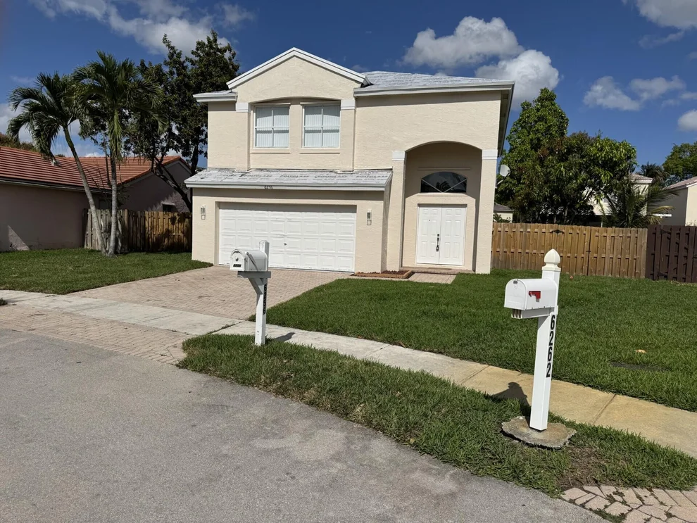 Unit for sale at 6256 Harbor Bend, Margate, FL 33063