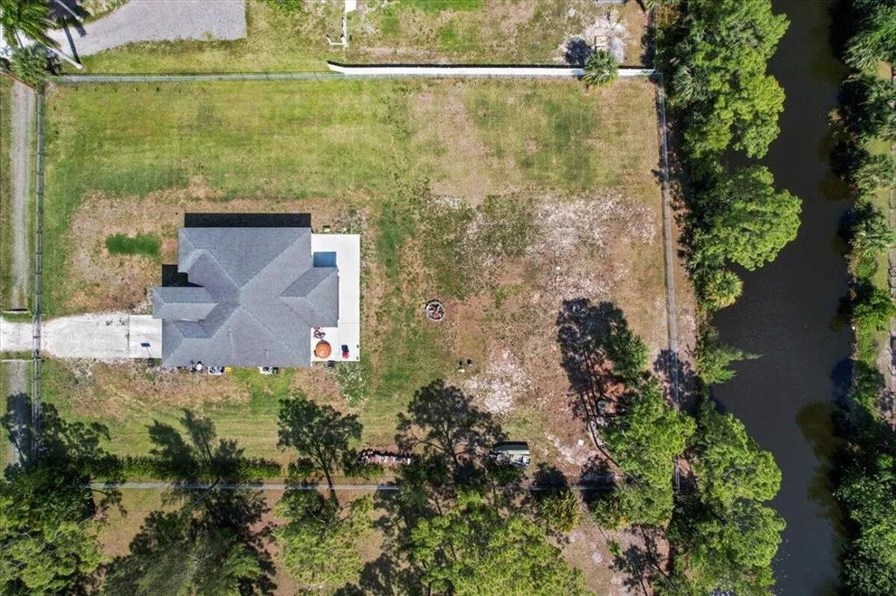 Unit for sale at 11886 N 42nd Road N, The Acreage, FL 33411