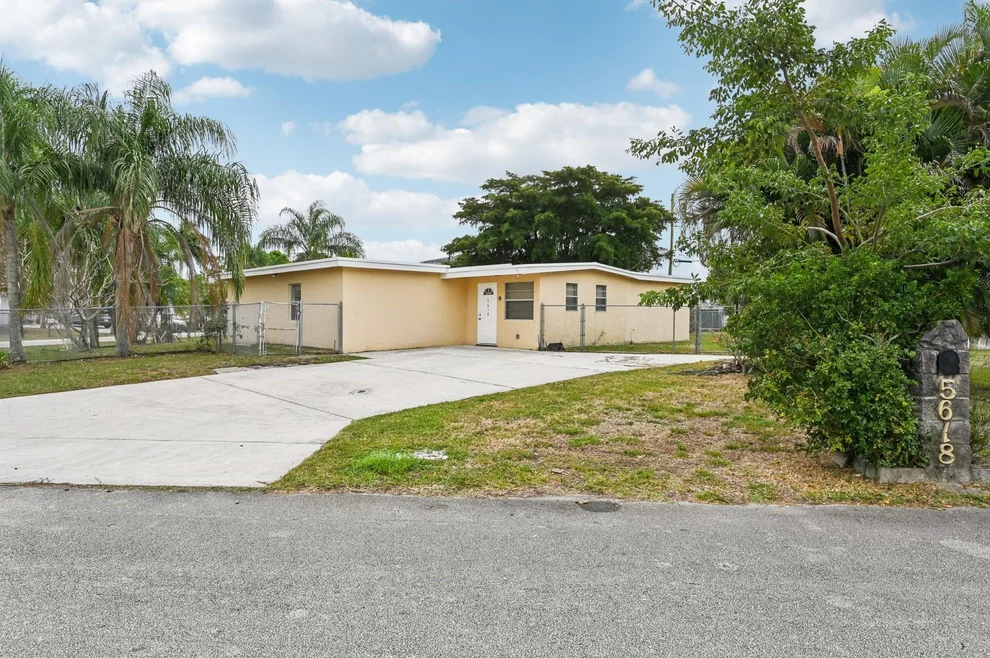 Unit for sale at 5618 Cinnamon Drive, West Palm Beach, FL 33415