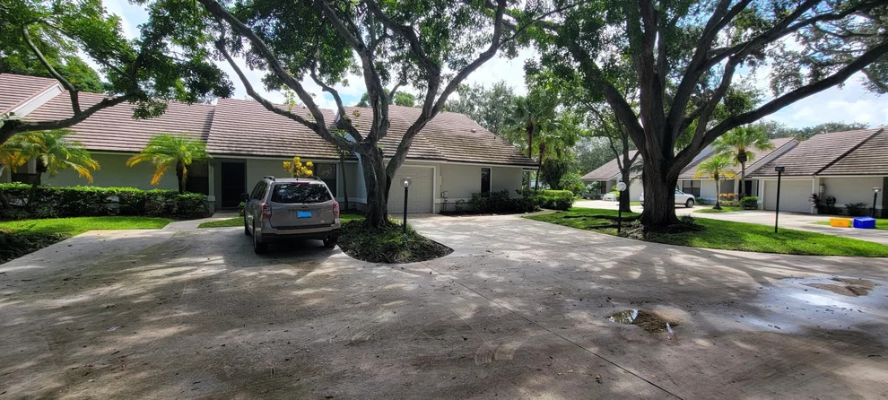 Unit for sale at 701 Bannock Lane, Palm Beach Gardens, FL 33418