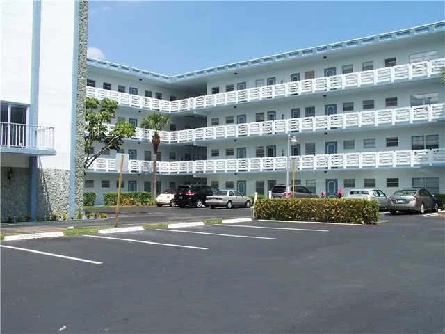Unit for sale at 4090 NW 42nd Avenue, Lauderdale Lakes, FL 33319