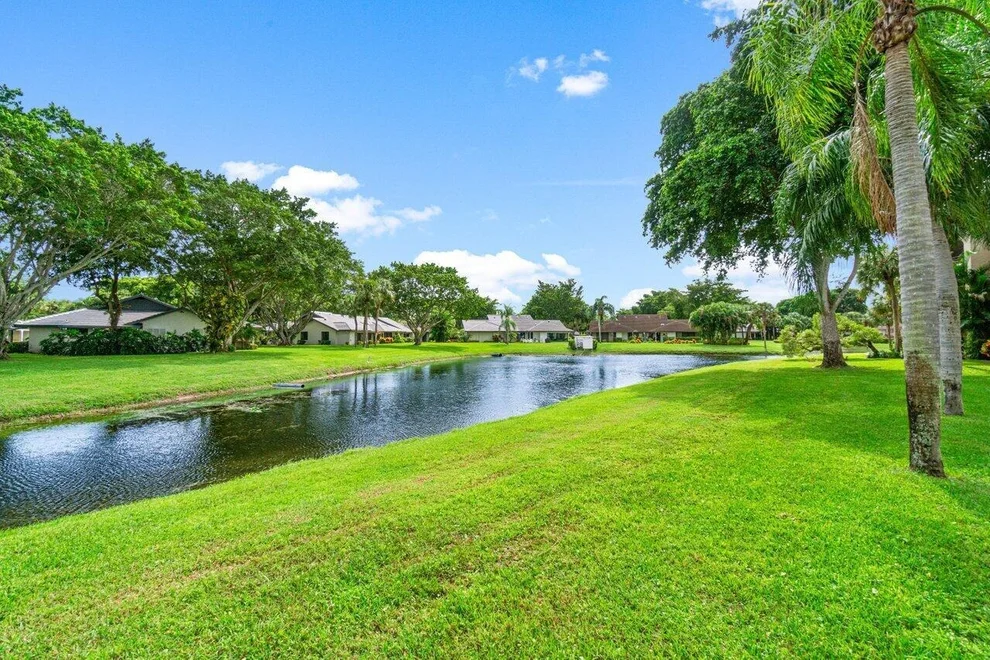 Unit for sale at 10084 Cedar Point Boulevard, Boynton Beach, FL 33437