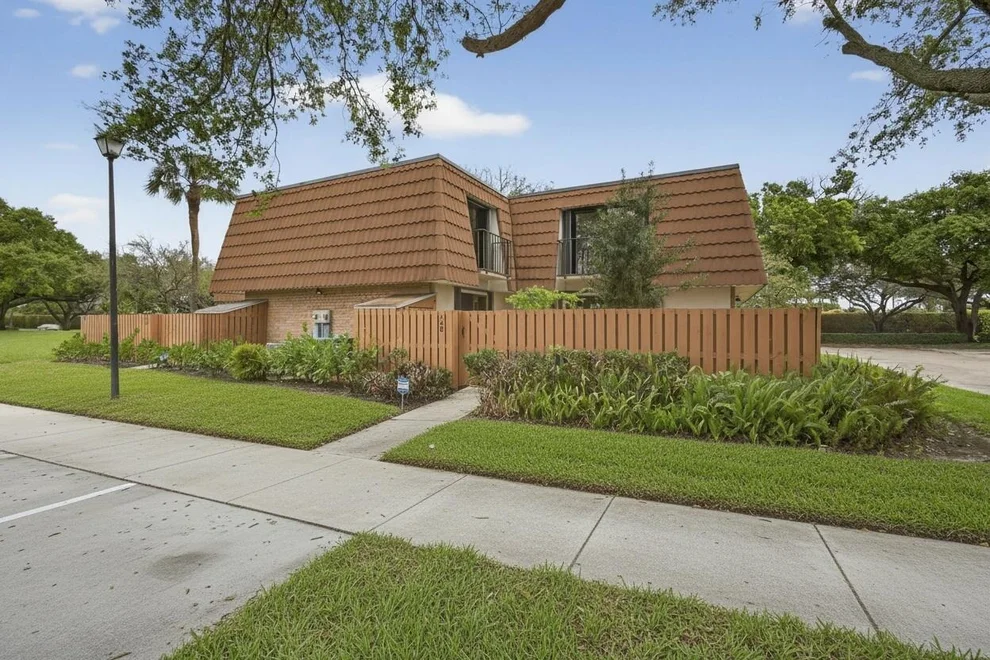 Unit for sale at 168 Heritage Way, West Palm Beach, FL 33407