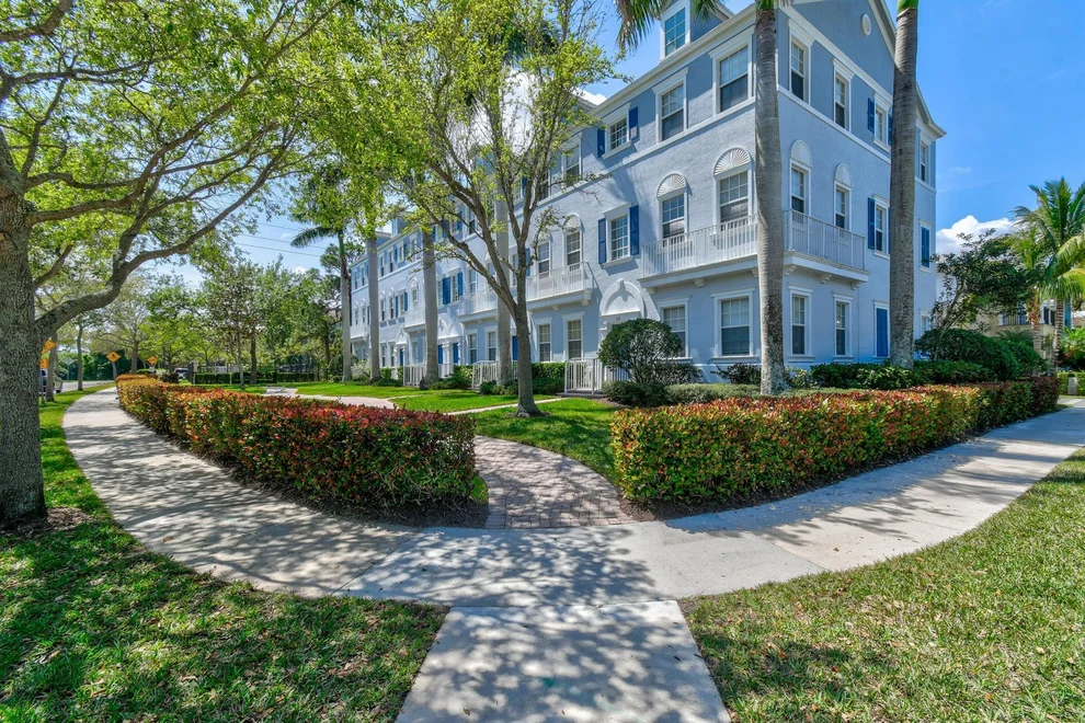 Unit for sale at 234 W Thatch Palm Circle, Jupiter, FL 33458