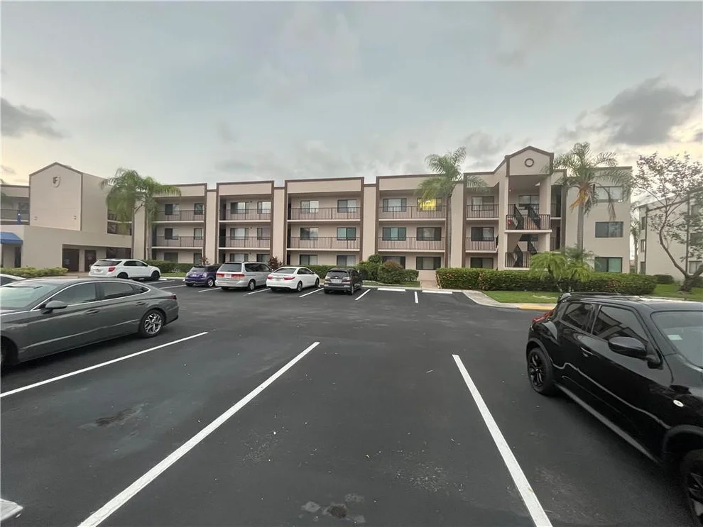 Unit for sale at 9783 N Belfort Circle, Tamarac, FL 33321