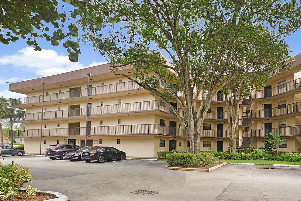 Unit for sale at 6555 W Broward Boulevard, Plantation, FL 33317