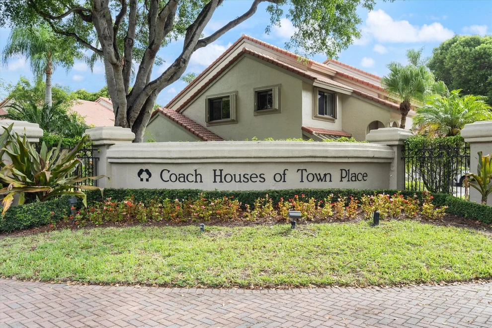 Unit for sale at 5620 Coach House Circle, Boca Raton, FL 33486