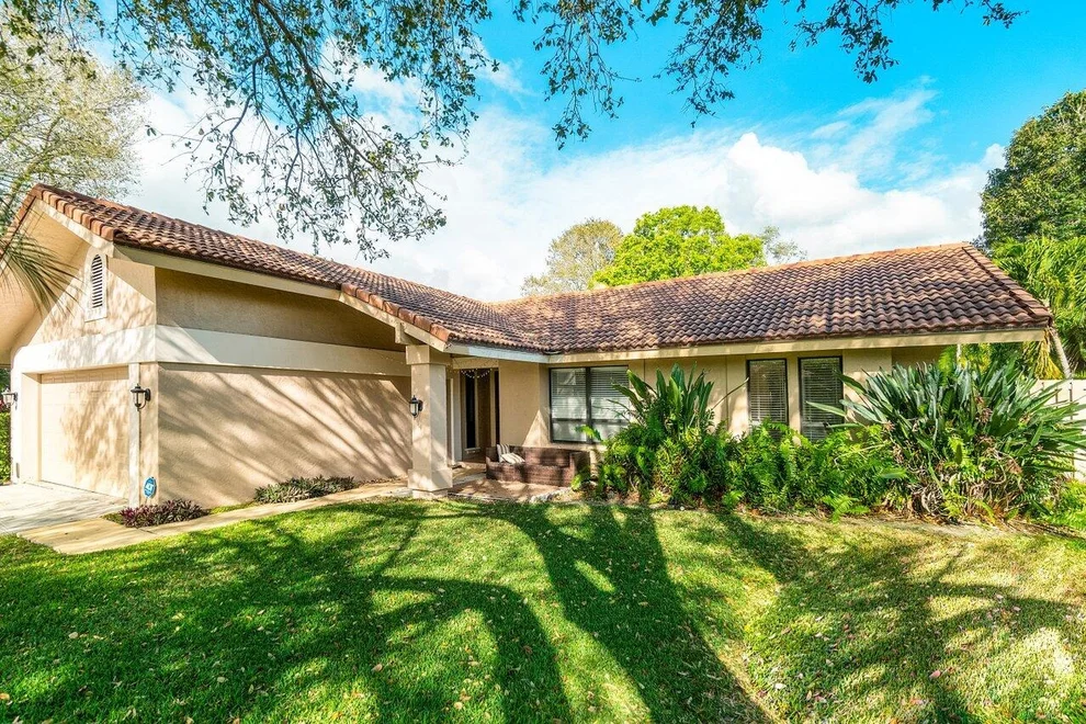 Unit for sale at 104 Bayberry Cir, Jupiter, FL 33458