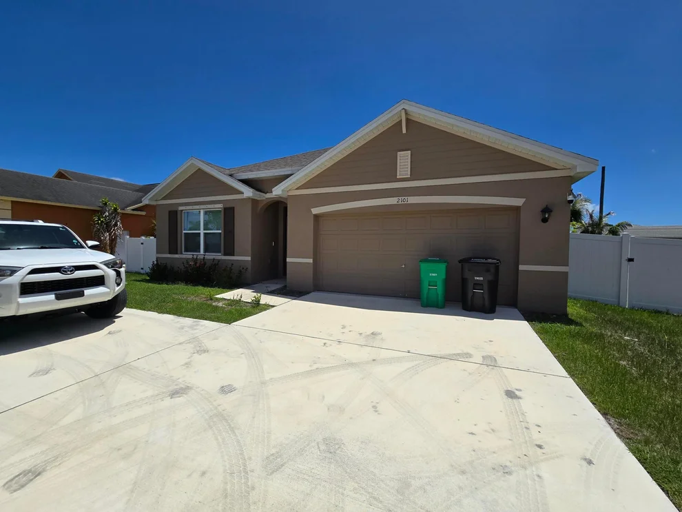 Unit for sale at 2101 SE Floresta Drive, Port St Lucie, FL 34984