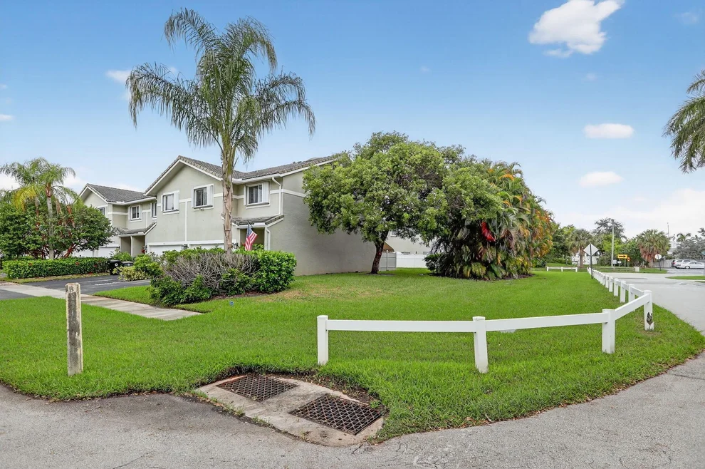 Unit for sale at 5420 Pointe Villa Drive, Lighthouse Point, FL 33064