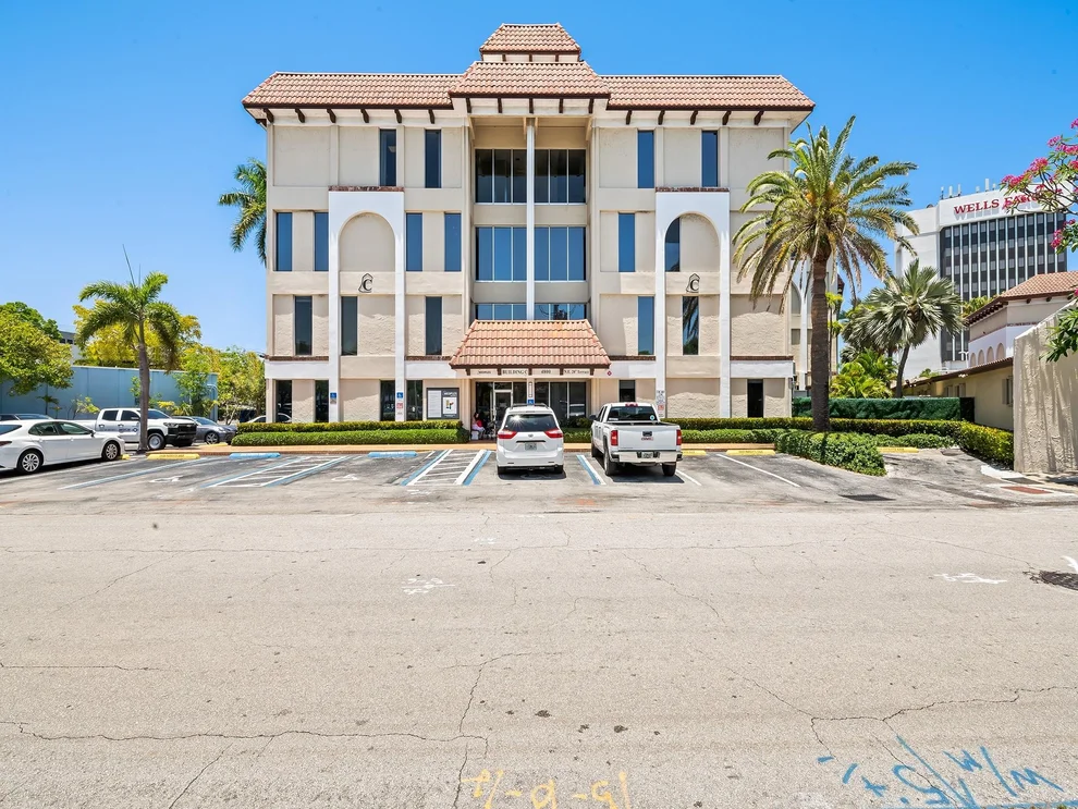 Unit for sale at 4801 N Federal Highway, Fort Lauderdale, FL 33308