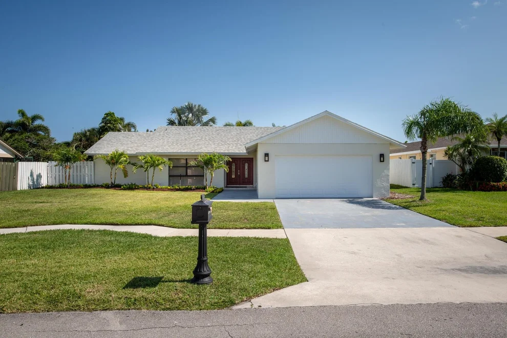Unit for sale at 4218 Woods End Road, Boca Raton, FL 33487