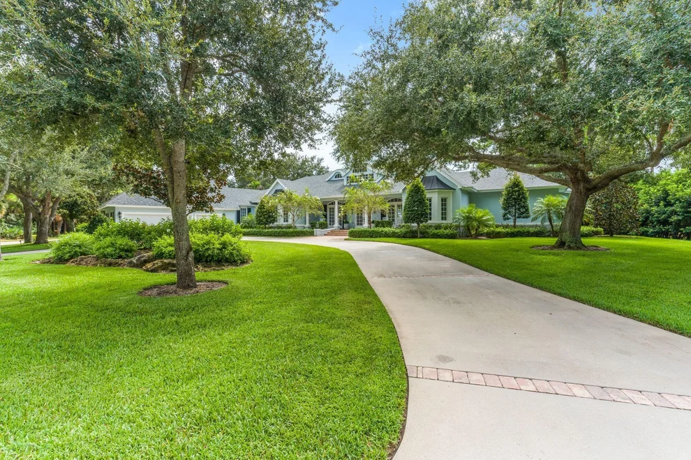 Unit for sale at 1100 Carolina Circle SW, Vero Beach, FL 32962
