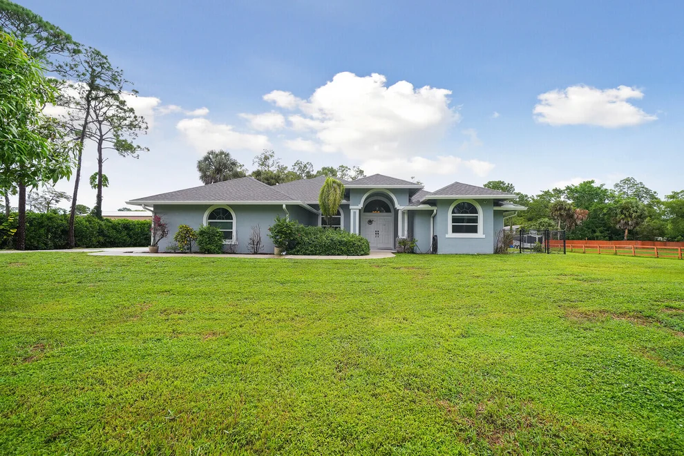 Unit for sale at 16395 E HIALEAH Drive E, The Acreage, FL 33470