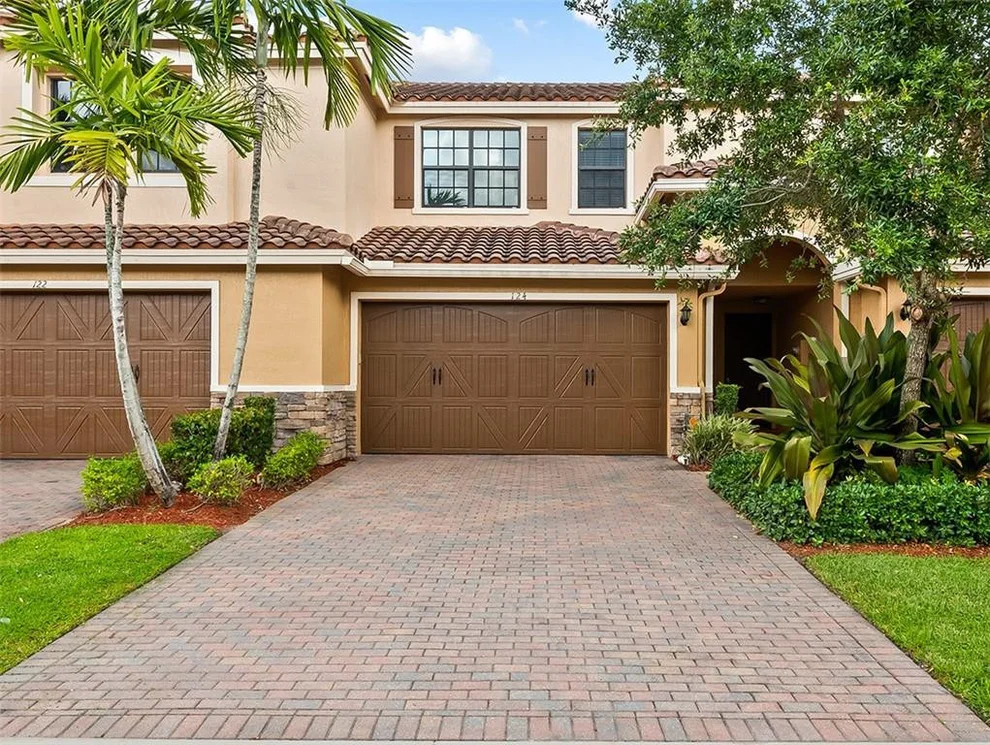 Unit for sale at 124 Riverwalk Circle, Plantation, FL 33325