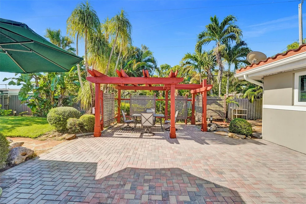 Unit for sale at 5562 SW 1st Court, Plantation, FL 33317