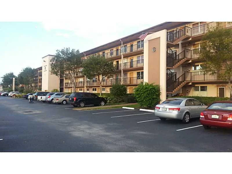 Unit for sale at 301 SW 135th Avenue, Pembroke Pines, FL 33027