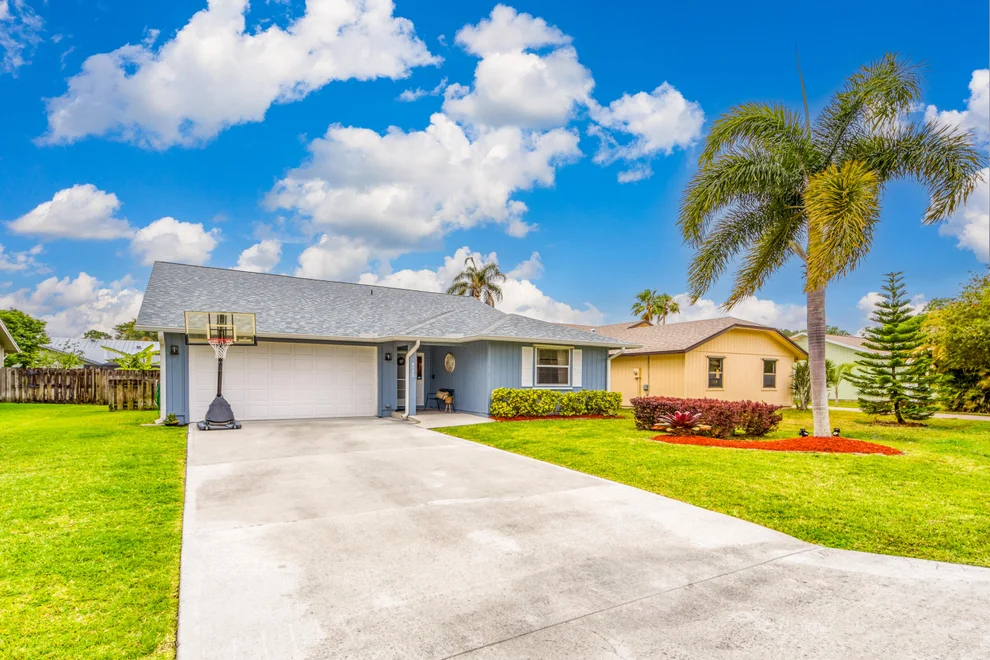 Unit for sale at 4270 SE Boxleaf Place, Stuart, FL 34997