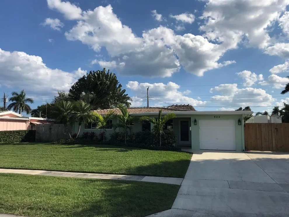 Unit for sale at 900 SE 14th Court, Deerfield Beach, FL 33441