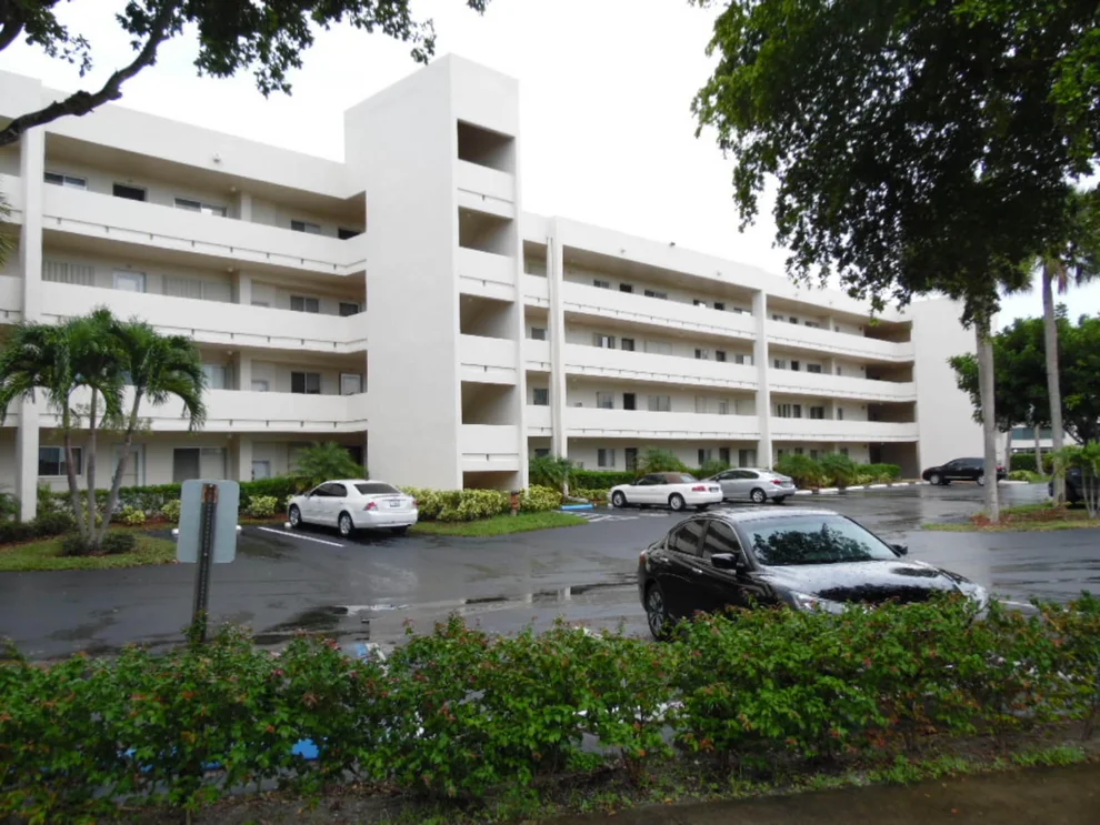 Unit for sale at 3178 Via Poinciana, Lake Worth, FL 33467