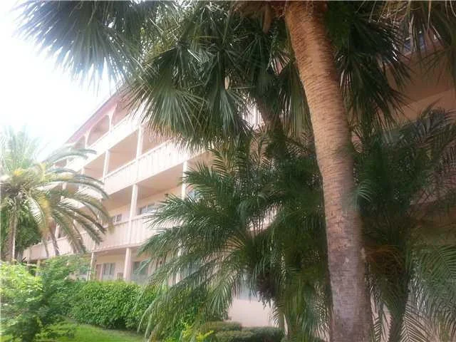 Unit for sale at 2202 Lucaya Bend, Coconut Creek, FL 33066
