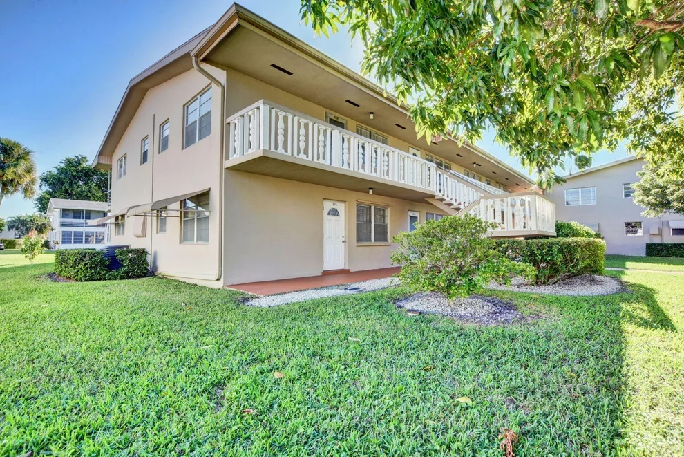 Unit for sale at 105 Bedford E, West Palm Beach, FL 33417