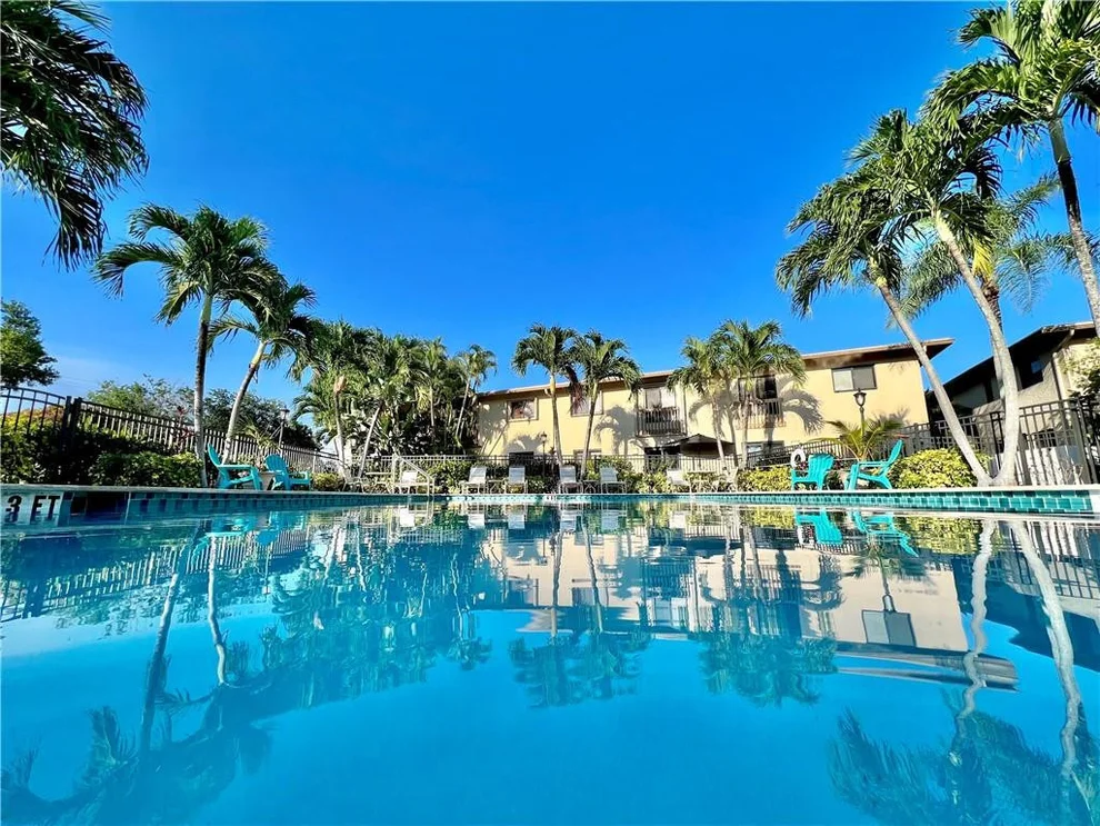 Unit for sale at 2920 NE 8th Terrace, Oakland Park, FL 33334