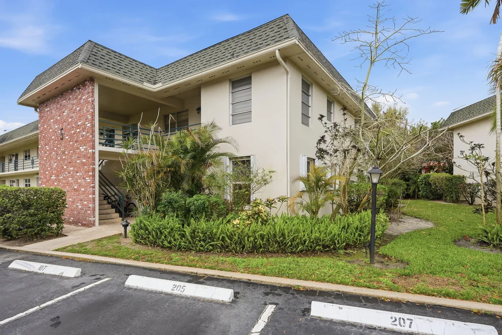 Unit for sale at 1900 S Kanner Highway, Stuart, FL 34994