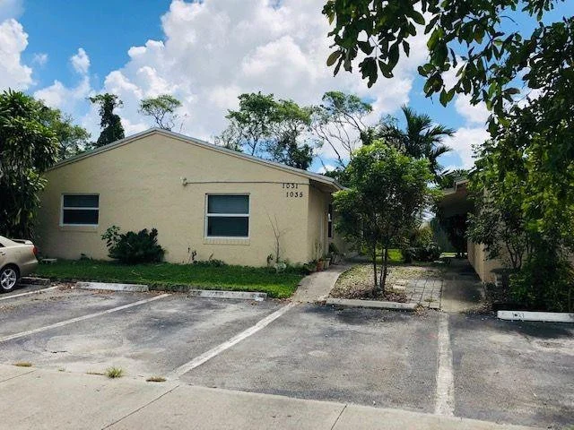 Unit for sale at 1021 N 61st Avenue, Hollywood, FL 33024