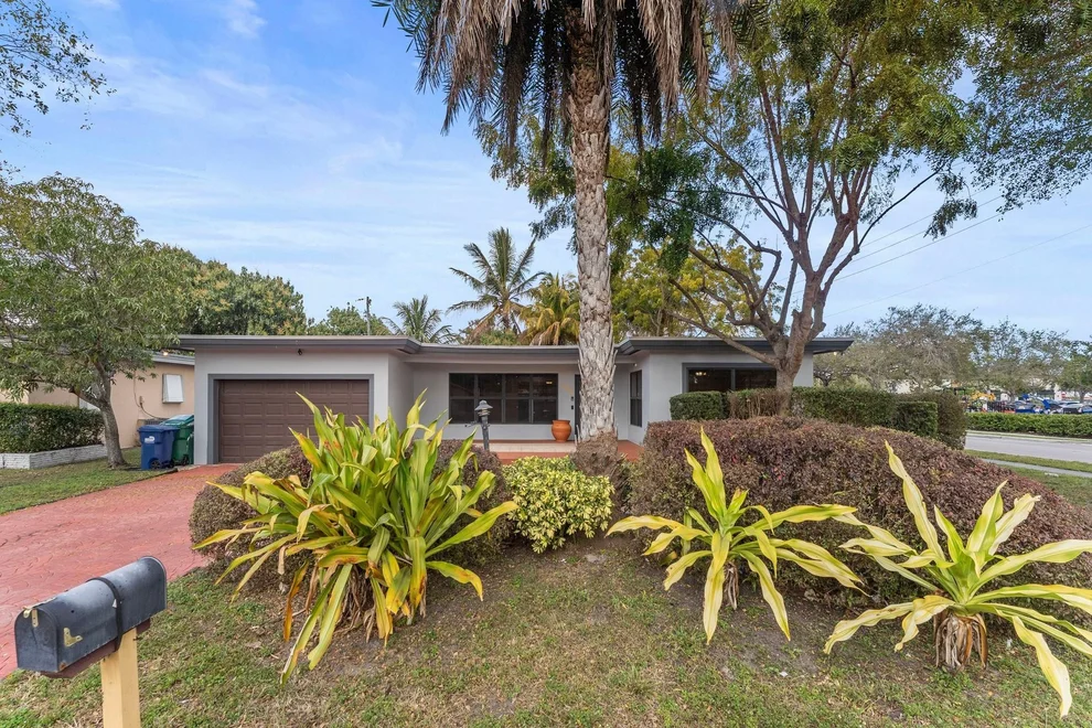 Unit for sale at 795 NE 165th Street, Miami, FL 33162