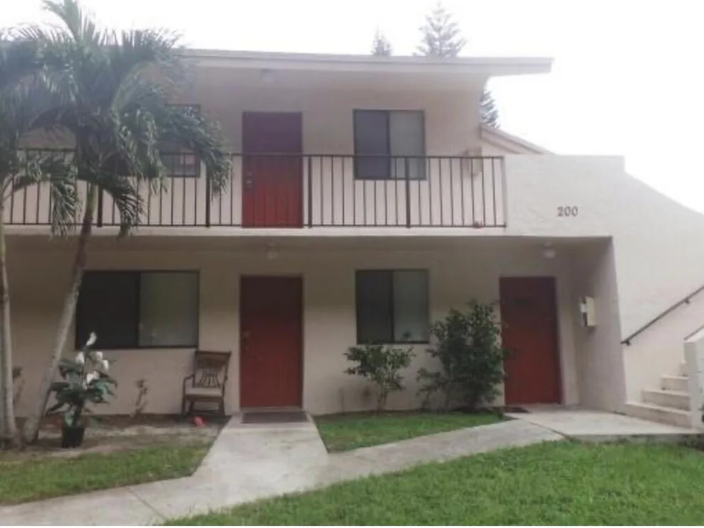 Unit for sale at 200 Nottingham Circle, Greenacres, FL 33463
