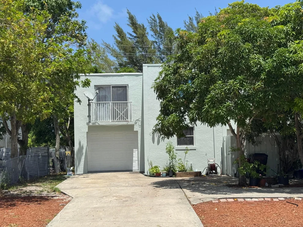 Unit for sale at 910 N F Street, Lake Worth Beach, FL 33460